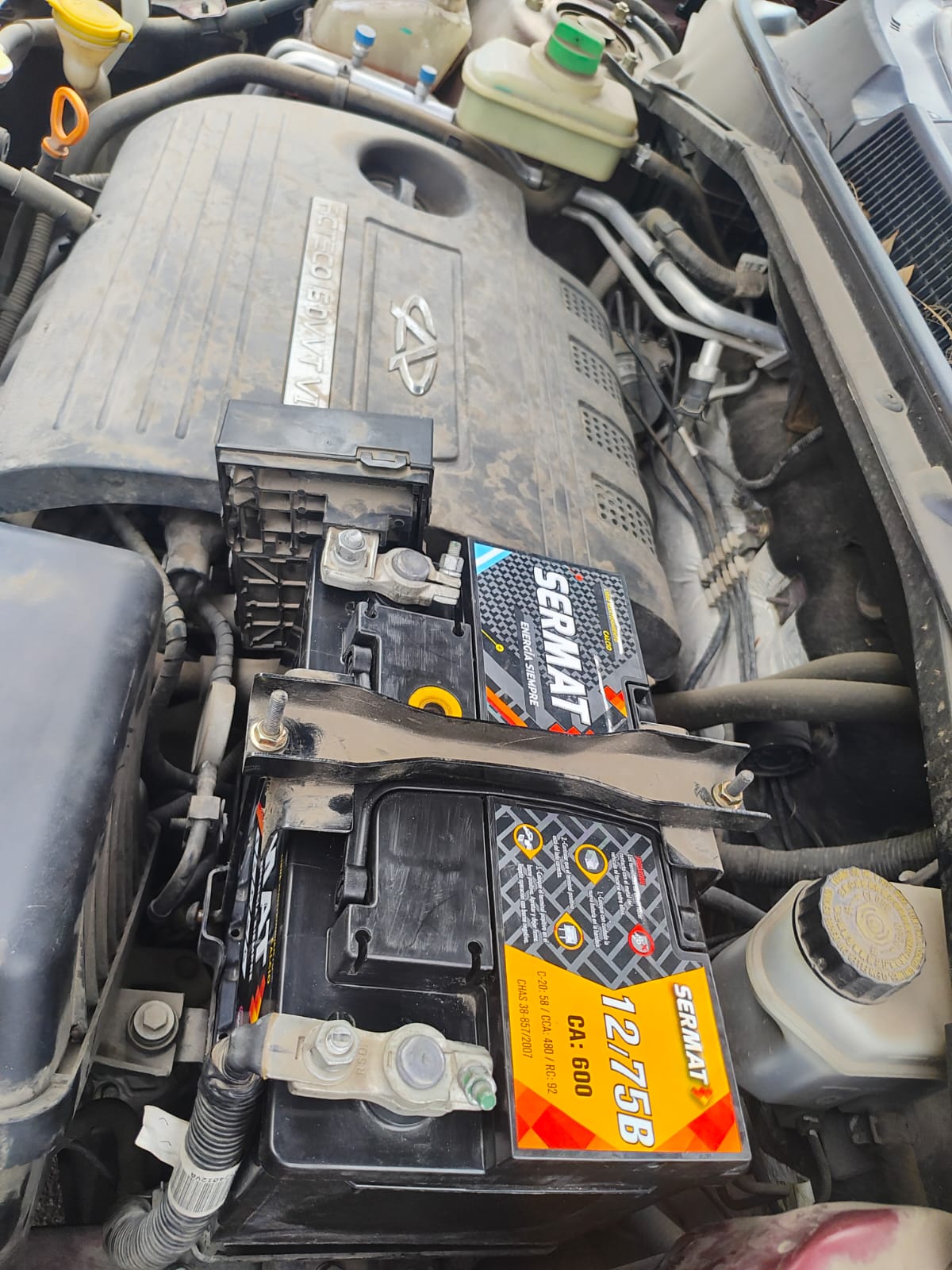 Batería instalada en camioneta servicio a domicilio Villa del Rosario Córdoba