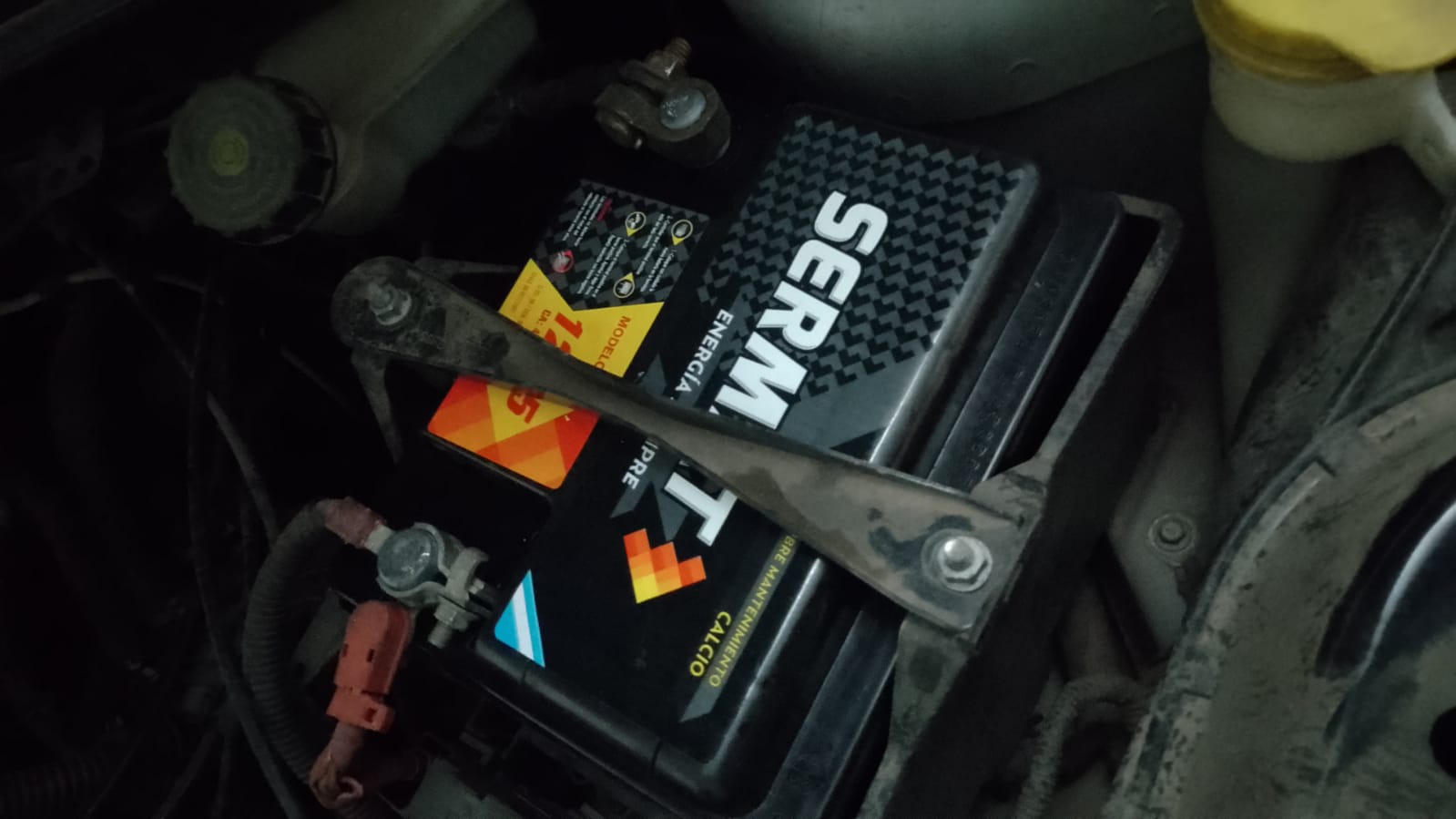 Bateria Sermat instalada en vehiculo en Cordoba