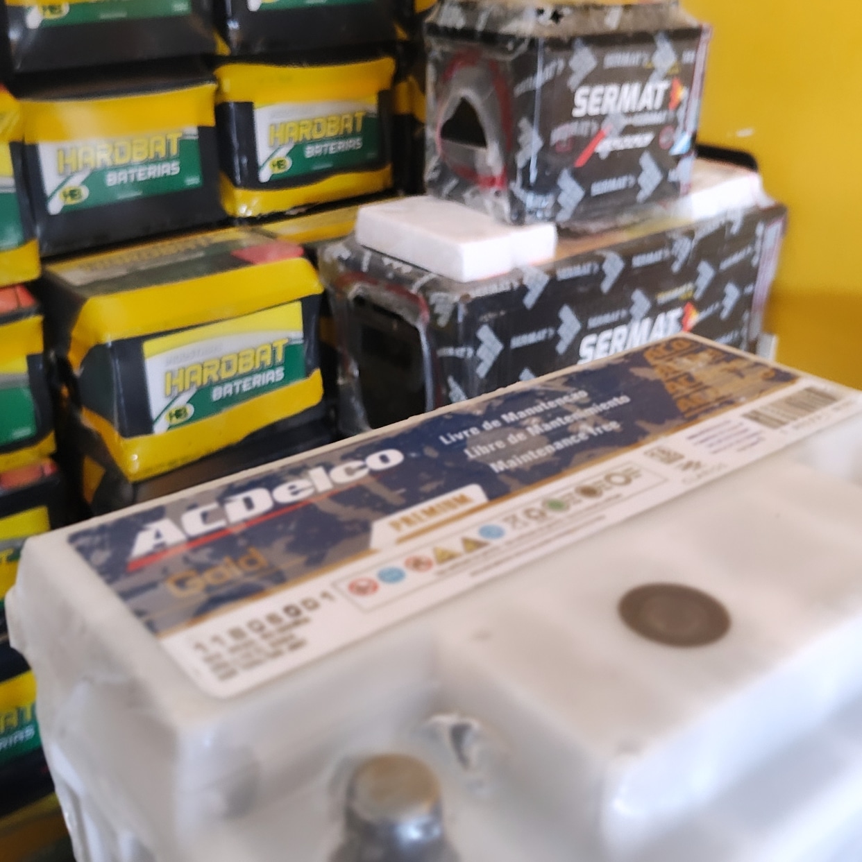 Stock baterías ACDelco Gold, Hardbat y Sermat para venta mayorista — Baterías Peiró Córdoba