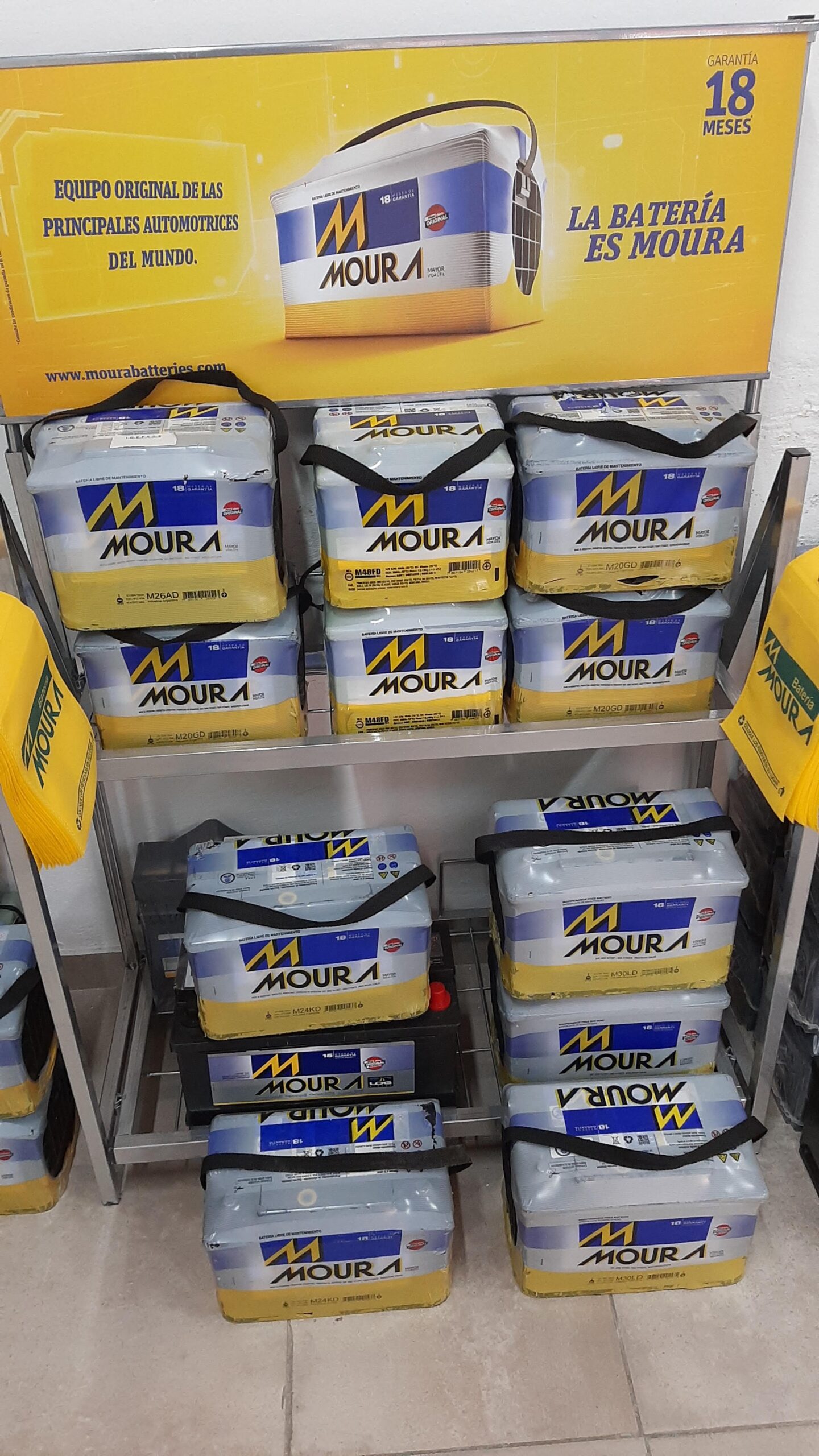 Depósito mayorista de baterías Moura y Sermat en Villa María Córdoba