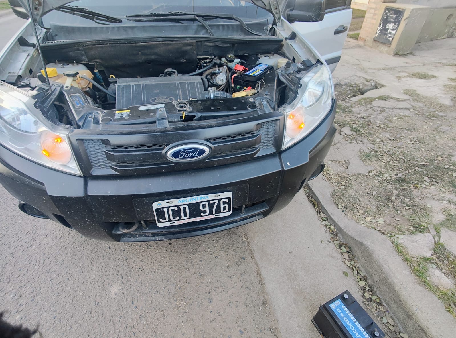 Servicio de batería a domicilio en Córdoba - instalación en la calle