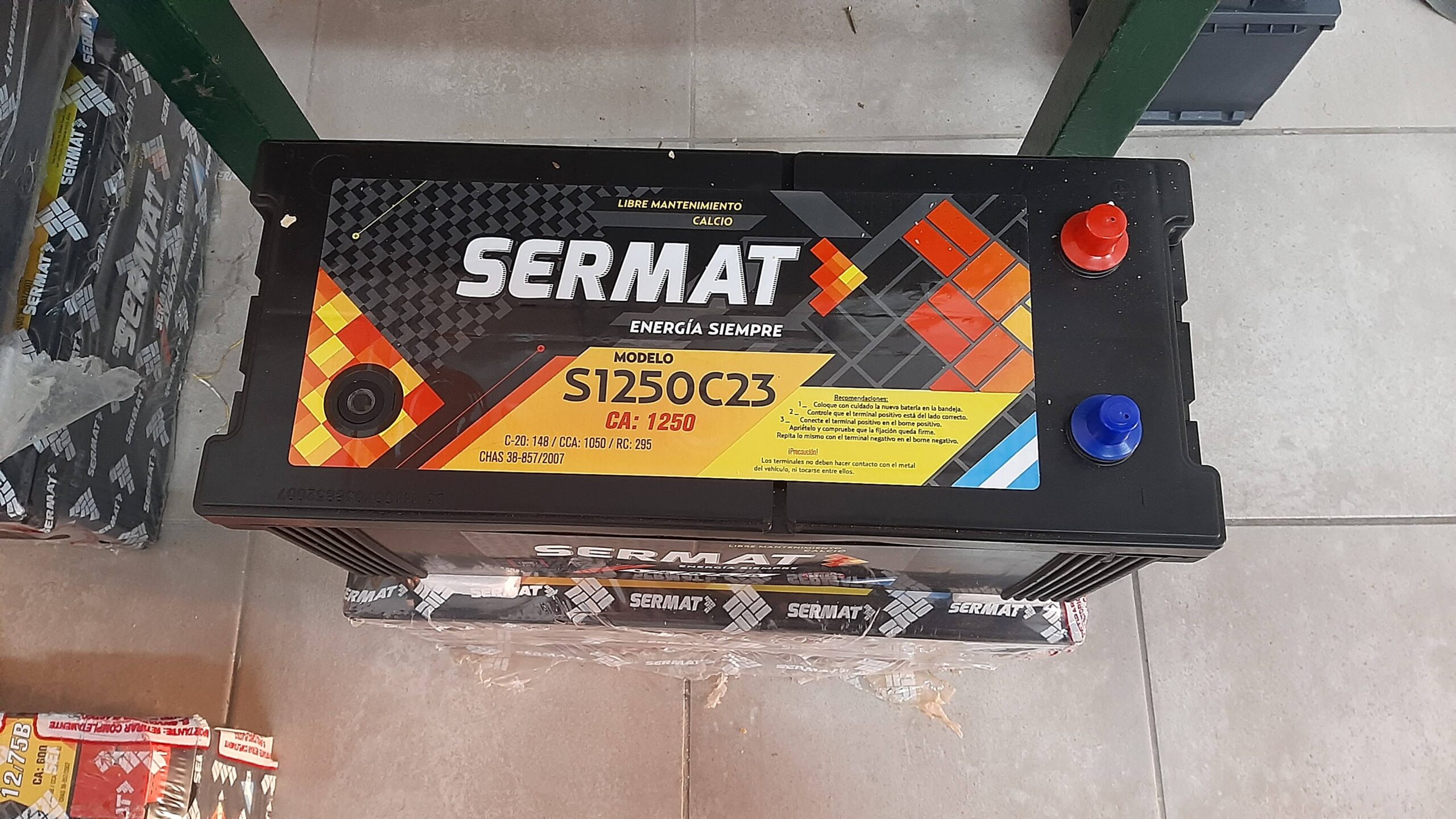 Stock de distribuidor de baterías Moura y Sermat en Córdoba Argentina