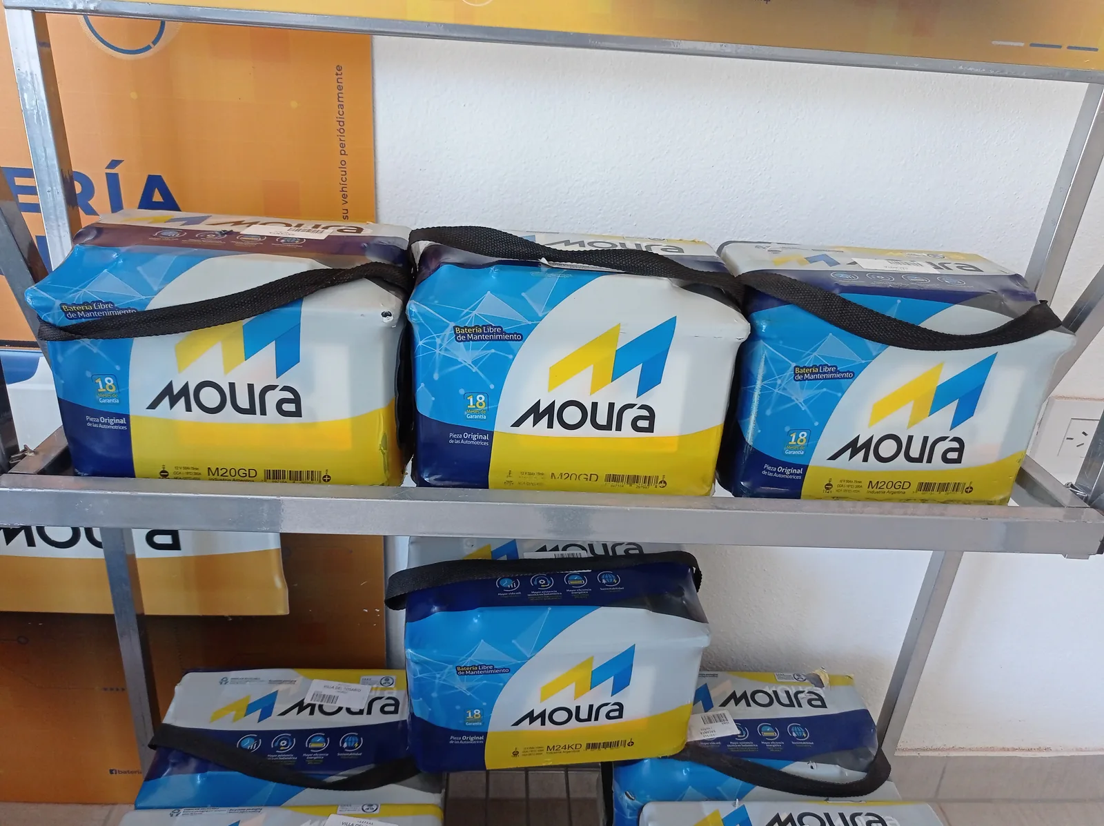 Stock real de baterías en el centro de servicios de Baterías Peiró